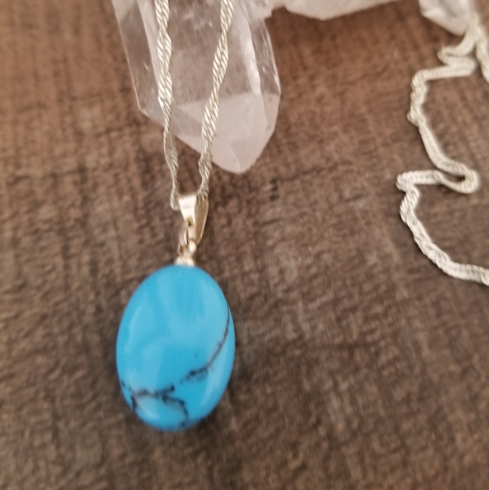Turquoise pendant on chain - Picture 4 of 9